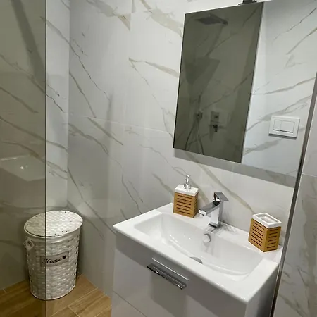 Mariaaltomare לינה וארוחת בוקר